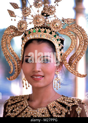 Portrait of classical Thai dancer, Vimanmek Palace, Bangkok, Thailand Stock Photo