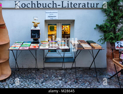 Kochbuch Antiquariat Bibliotheca-Culinaria, Shop sells Antiquarian,vintage & Second-hand cook books and cooking utensils,Mitte,Berlin Stock Photo