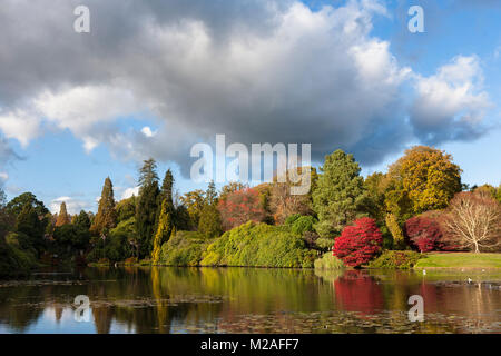 Middle Lake, or Second Lake, Sheffield Park, Uckfield, East Sussex, England Stock Photo