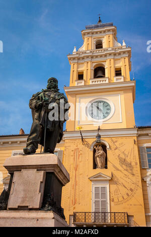 Statue of Giuseppe Garibaldi and astronomical clock in Piazza Garibaldi, Parma Emilia-Romagna Italy Stock Photo
