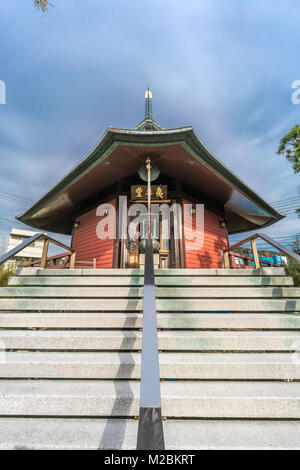 Kamakura, Japan - November 22, 2017 : Ebisu-do Hall of Hongaku-ji Temple  devoted to Ebisu deity of commerce and fishermen, one of the 'Shichifukujin' Stock Photo