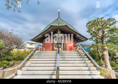 Kamakura, Japan - November 22, 2017 : Ebisu-do Hall of Hongaku-ji Temple  devoted to Ebisu deity of commerce and fishermen, one of the 'Shichifukujin' Stock Photo