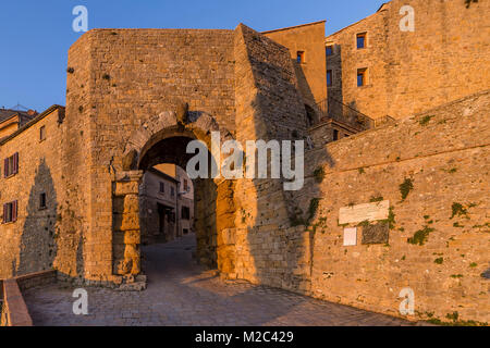 Porta all'arco at sunset, Volterra, Pisa, Tuscany, Italy Stock Photo