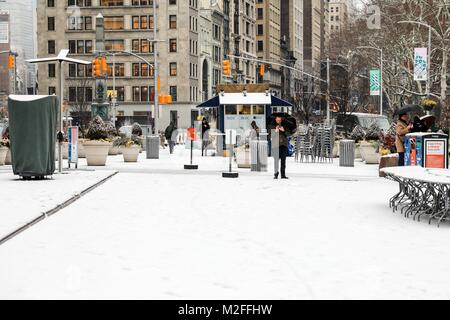 Rain hits the city after two hours of snow in Manhattan in the city of New York this Wednesday, 07 (PHOTO: WILLIAM VOLCOV/BRAZIL PHOTO PRESS) Stock Photo