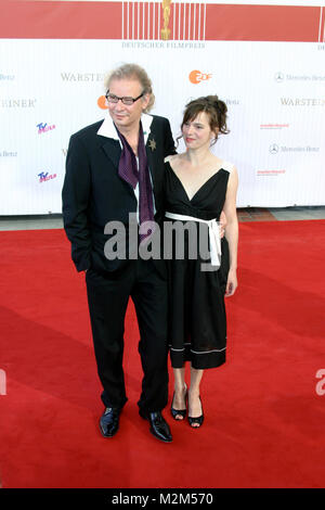 Leander Haußmann und Annika Kuhl auf dem Roten Teppich zur Verleihung des Deutschen Filmpreises 2007 Stock Photo