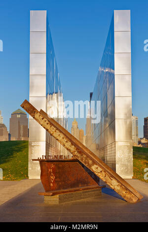 Empty Sky is the official New Jersey September 11 memorial to the state's victims of the terrorist attacks. This view is facing east NYC in background Stock Photo