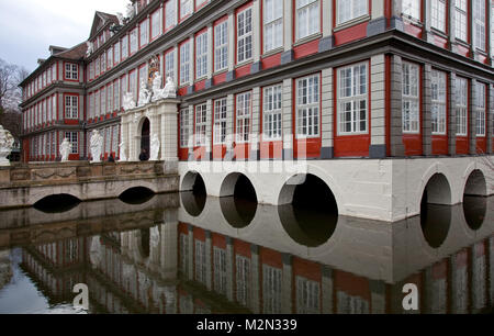 Wolfenbüttel Schloss Portalfassade Teilansicht m Wassergraben u Schlossbrücke heutiges Erscheinungsbild 1714-17 v Hermann Korb Bildhauerarbeite v Fran Stock Photo