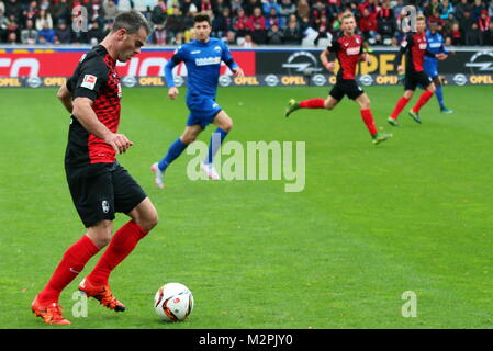 Marc Torrejon (Freiburg) mit Ball, Fussball: 2.BL. - 15/16 - SC Freiburg vs. SC Paderborn Stock Photo