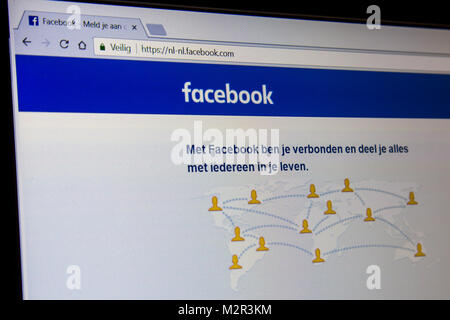 Facebook login web page editorial stock photo. Image of friends - 86207198