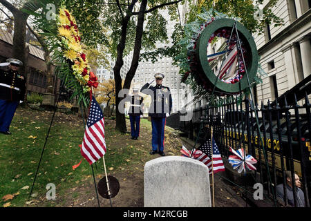 NEW YORK -- Lt. Col. Richard J. Bordonaro, Instructor Inspector, 6th Communications Battalion, Marine Forces Reserve, and Sgt. Maj. George S. Sanchez salutes the grave site of the third Commandant of the United States Marine Corps, Franklin Wharton, Nov. 10. The Marines of 6th Communications Battalion placed a wreath at his headstone overlooking the busy streets of New York. Wharton served from 1798 to 1818. He was the first Commandant to occupy the Commandant's House, Marine Barracks, Washington. He was born in Philadelphia, and now rests at Trinity Church a few blocks away from Wall Street i Stock Photo