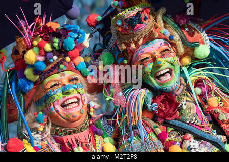 Duesseldorf, Germany. 08th Feb, 2018. Costumed women celebrating Weiberfastnacht in Duesseldorf, Germany, 08 February 2018. Credit: Federico Gambarini/dpa/Alamy Live News Stock Photo