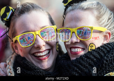 Duesseldorf, Germany. 08th Feb, 2018. Costumed women celebrating Weiberfastnacht in Duesseldorf, Germany, 08 February 2018. Credit: Federico Gambarini/dpa/Alamy Live News Stock Photo