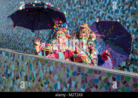 Duesseldorf, Germany. 08th Feb, 2018. Costumed women celebrating Weiberfastnacht in Duesseldorf, Germany, 08 February 2018. Credit: Federico Gambarini/dpa/Alamy Live News Stock Photo