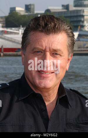 Bruno F Apitz Bruno F Apitz