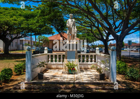 Captain James Cook statue in Lihue park on  the island of Kauai, Hawaii Stock Photo