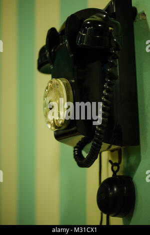 Telefono antiguo hi-res stock photography and images - Alamy