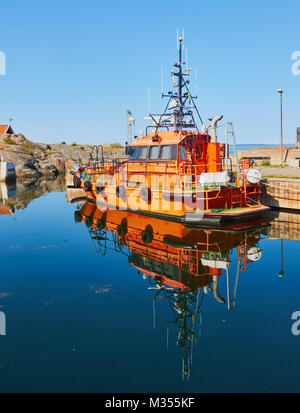 Pilot boat in Vasterhamn (west harbour) on the island of Oja (Landsort), the southernmost point in the Stockholm archipelago, Sweden, Scandinavia Stock Photo