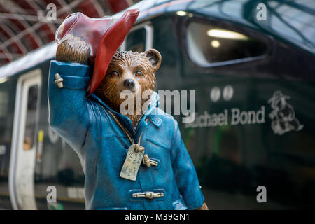 Great Western Railway (GWR) names one of the first of it's new Intercity Express Trains after Paddington Bear author Michael Bond.  The train, 800010, is unveiled by his daughter Karen Jankel at a special event on Platform 1, London Paddington, near to where Paddington Bear first comes into scene in the 2014 film of the author’s famous creation. Michael’s wife, Sue Bond, and Mark Hopwood (Great Western Railway Managing Director) were also in attendance at the ceremony,  Featuring: Paddington Bear Where: London, England, United Kingdom When: 10 Jan 2018 Credit: Wheatley/WENN Stock Photo