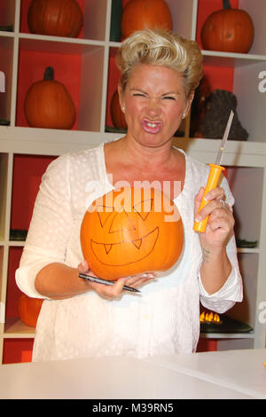 Claudia Effenberg & Kinder, Promis schnitzen Halloween ...