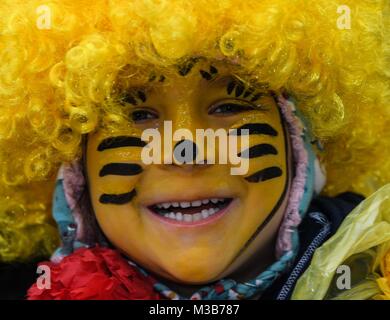 Mainz, Germany. 10th Feb, 2018. Phoebe is dressed as a bee to participate in the children's masquerade in Mainz, Germany, 10 February 2018. According to the organisers, around 3200 children joined the parade this year, making it one of the largest of its kind. Credit: Andreas Arnold/dpa/Alamy Live News Stock Photo