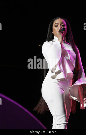 Newark, NJ, USA. 9th Feb, 2018. Keyshia Cole at 'A Night Of Love Concert' at the Prudential Center in Newark, New Jersey on February 9, 2018. Credit: Walik Goshorn/Media Punch/Alamy Live News Stock Photo