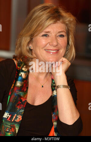 Kerner Talkshow vom 21.03.2006 in Hamburg. Schauspielerin Jutta Speidel (47) ist stolz auf ihre Mutter Gerlinde.