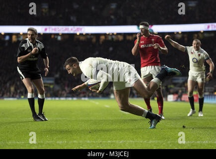 Twickenham, UK. 10th February, 2018: England's Jonny May scores his sides second try during the NatWest 6 Nations match at Twickenham Stadium, UK. Credit:Ashley Western/Alamy Live News Stock Photo