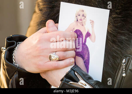 London, UK. 11th Feb 2018. A Blue Plaque to commemorate Diana Dors is unveiled her former home on Burnsall Street in Chelsea. Credit: Guy Corbishley/Alamy Live News Stock Photo