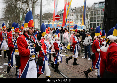 Mainz, Germany. 10th Feb, 2018. The marching band of the Mainzer Prinzengarde performs in the parade. Children from schools and Kindergartens in Mainz marched through Mainz in the annual Youth Carnival Parade. They were accompanied by members of the carnival guards and clubs from Mainz. Credit: Michael Debets/Pacific Press/Alamy Live News Stock Photo