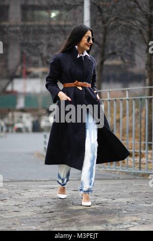 Blogger Nausheen Shah attending a runway show during New York Fashion Week - Feb 10, 2018 - Photo: Runway Manhattan/Zach Chase ***For Editorial Use Only*** | Verwendung weltweit Stock Photo