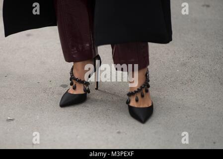 New York City, USA. 10th Feb, 2018. Blogger Aimee Song arriving for a runway show during New York Fashion Week - Feb 10, 2018 - Credit: Runway Manhattan/Michelle Sangster ***For Editorial Use Only*** | Verwendung weltweit/dpa/Alamy Live News Stock Photo