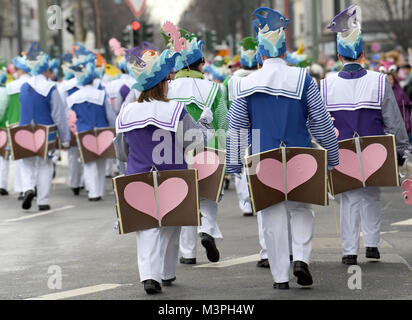 A group of costumed carnival-goers take part in the Rosenmontag (Shrove Monday) carnival procession in Duesseldorf, Germany, 12 Febraury 2018. Photo: Federico Gambarini/dpa Stock Photo