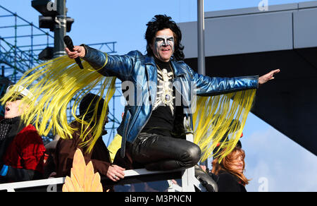 Duesseldorf, Germany. 12th February, 2018. Carneval, Rose Monday Parade: Duesseldorf Punk Rock Band Die Toten Hosen during the Rose Monday Parade. Credit: UKraft/Alamy Live News Stock Photo