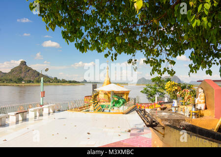 Hpa-An: Thanlwin (Salween) River, Shweyinhmyaw Paya temple pagoda, mount Hpan Pu, , Kayin (Karen) State, Myanmar (Burma) Stock Photo