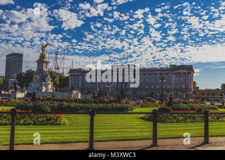 LONDON, UNITED KINGDOM - August, 21th, 2015: view of the exterior of Buckingham Palace Stock Photo