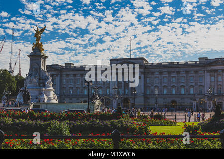 LONDON, UNITED KINGDOM - August, 21th, 2015: view of the exterior of Buckingham Palace Stock Photo