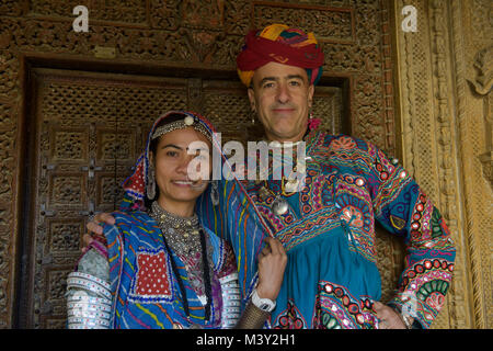 Dressed like royalty at the sandstone carved Patwon Ji Ki Haveli, Jaisalmer, Rajasthan, India Stock Photo