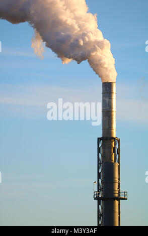 Smoke plumes from a Phillips 66 oil refinery in Ferndale, Washington, USA. Stock Photo