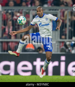 Munich, Germany. 10th Feb, 2018. Schalke 04's Naldo plays the ball during the match against Bayern Munich at the Allianz Arena in Munich, Germany, 10 February 2018. · NO WIRE SERVICE · Credit: Thomas Eisenhuth/dpa-Zentralbild/ZB/dpa/Alamy Live News Stock Photo