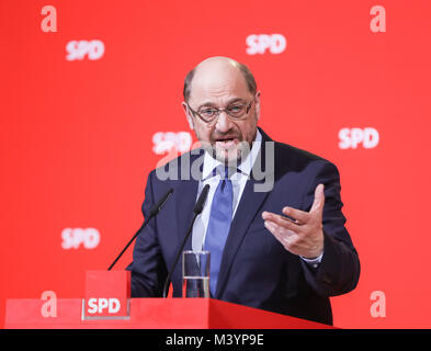 Berlin. 13th Feb, 2018. File photo taken on Dec. 15, 2017 shows German Social Democrat leader Martin Schulz speaking during a press conference at the SPD headquarters in Berlin, capital of Germany. Martin Schulz announced on Feb. 13, 2018 to resign with immediate effect as SPD chairman, according local media Focus online. Credit: Shan Yuqi/Xinhua/Alamy Live News Stock Photo