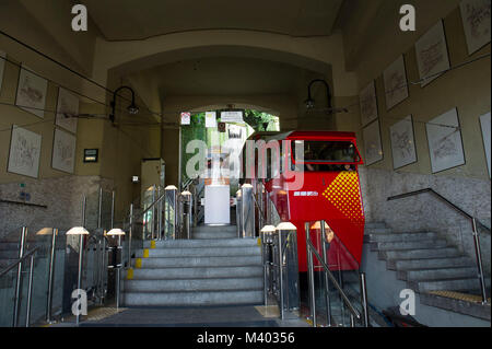Italy, Lombardy, Bergamo, Funicular linking Lower Town with Bergamo High Town, Low Town Departure Station, Built in 1887, line length: right m, 240, Left m, 234, Difference in altitude m, 85 (from m, 271 to m, 356), Slope: maximum 52%, Two 50-seat carriages each, Stock Photo