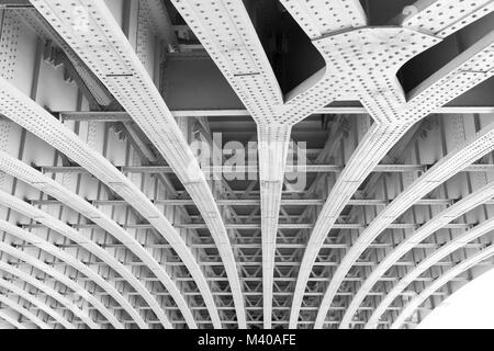 Modern Blackfriars Railway Bridge connecting the London Underground ...