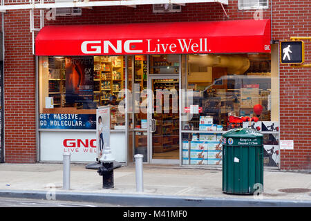 GNC storefront, New York City, USA Stock Photo - Alamy