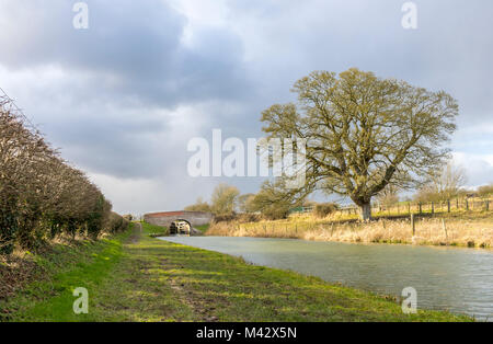 Bridge over the Kennet and Avon Canal in Wiltshire, England, UK Stock Photo