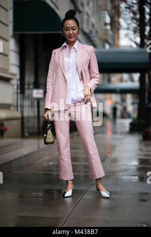 Blogger Chriselle Lim arriving for the Victoria Beckham runway show during New York Fashion Week - Feb 11, 2018 - Photo: Runway Manhattan/Michelle Sangster | Verwendung weltweit Stock Photo