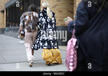 New York City, USA. 12th Feb, 2018. Chic showgoers arriving for a runway show during New York Fashion Week - Feb 12, 2018 - Credit: Runway Manhattan/Zach Chase ***For Editorial Use Only*** | Verwendung weltweit/dpa/Alamy Live News Stock Photo