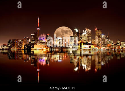Full Moon Toronto Skyline City Lake Ontario Pier Stock Photo