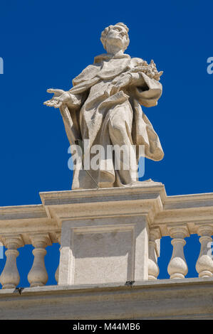 Statues on the roof of St. Peter Cathedral in Vatican Stock Photo