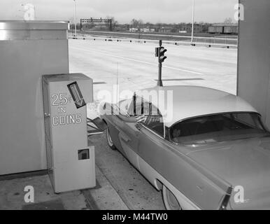 Early tollbooths on the Chicago Skyway, ca. 1960. Stock Photo