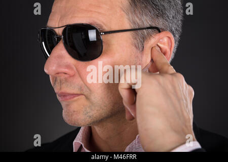 secret service agent earpiece
